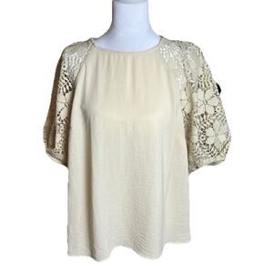 Marc NY ‘Andrew Marc’ Lace Sleeve Buttery Cream Top Round Neck Sz M Soft Cottage